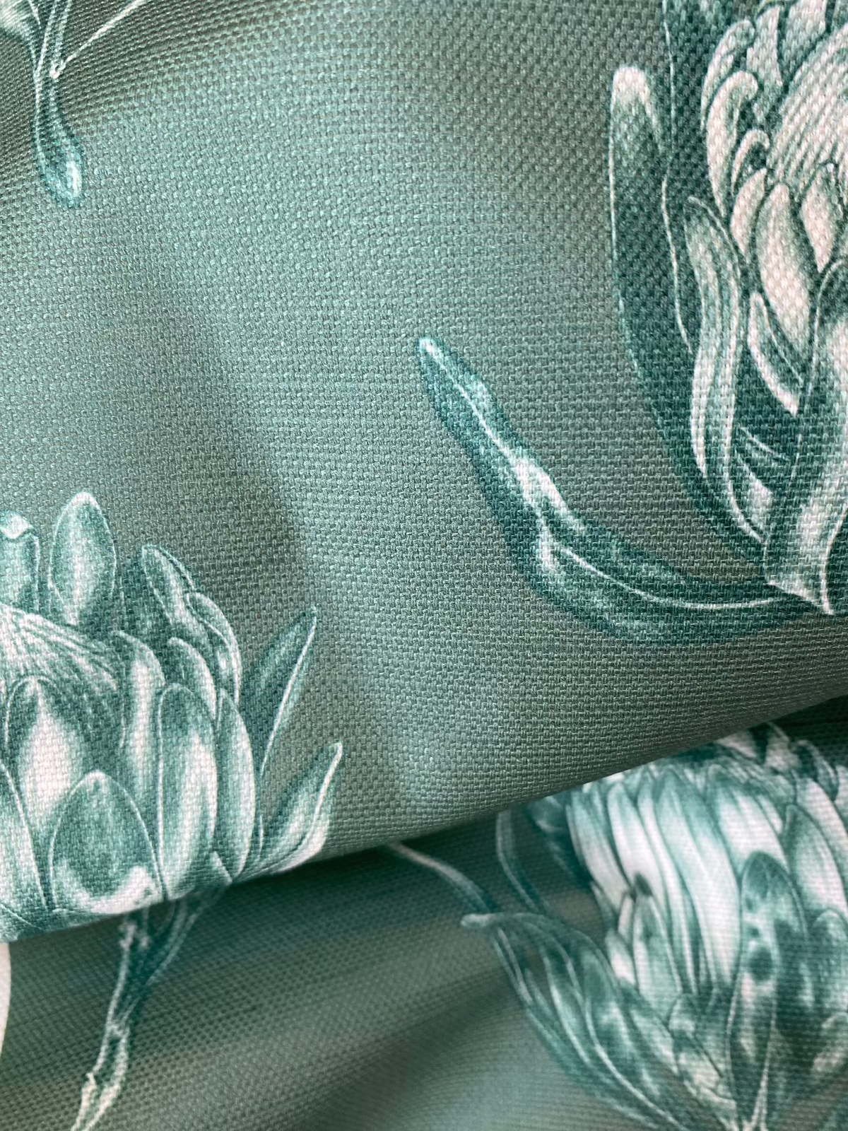 linen, premium linen, floral linen, floral, high-end linen, printed fabric, fabric, lampshade, protea, protea flower, upholstery, heavy linen